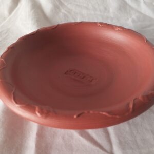 Ref. 9 .- Imitación plato mediano labiado condecoración vegetal a la barbotina de  terra  sigillata  hispánica de Urcilla