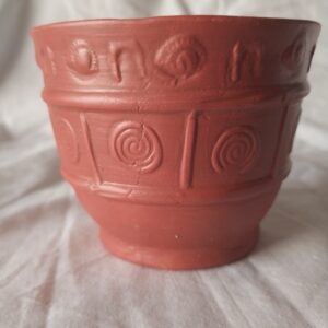 ref. 15 .- Imitación vaso pequeño de terra  sigillata  hispánica con motivos geométricos de Urcilla